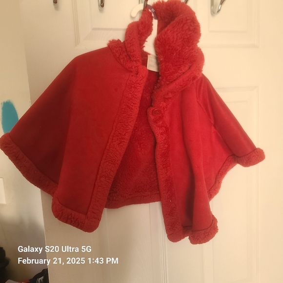Red Riding Hood Cape - Picture 1 of 1